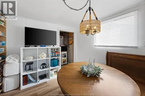 49 Maple Row Essex ON N8M 2T8