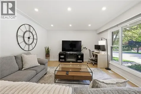 312 Upper Paradise Road Hamilton ON L9C 5C4