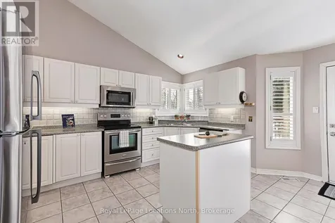 57 Barker Boulevard Collingwood ON L9Y 4W4