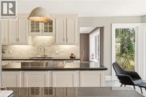 356 Shoreacres Road Burlington ON L7L 2H5