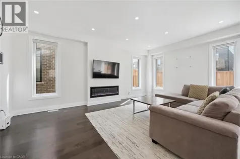 552 Nathalie Crescent Kitchener ON N2E 0H9