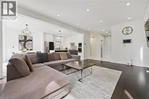 552 Nathalie Crescent Kitchener ON N2E 0H9