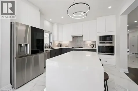 552 Nathalie Crescent Kitchener ON N2E 0H9