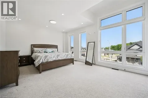 552 Nathalie Crescent Kitchener ON N2E 0H9