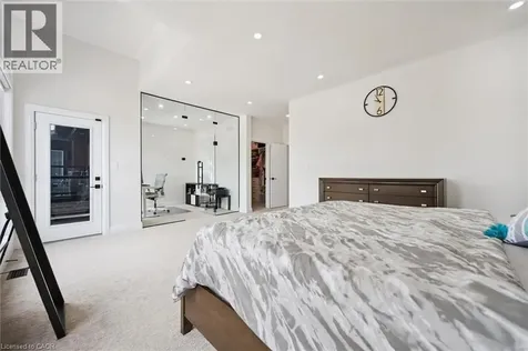 552 Nathalie Crescent Kitchener ON N2E 0H9