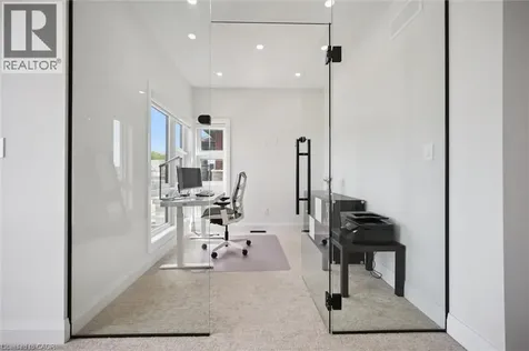 552 Nathalie Crescent Kitchener ON N2E 0H9