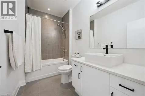 552 Nathalie Crescent Kitchener ON N2E 0H9