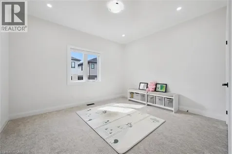 552 Nathalie Crescent Kitchener ON N2E 0H9