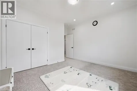 552 Nathalie Crescent Kitchener ON N2E 0H9