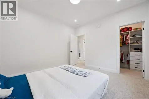 552 Nathalie Crescent Kitchener ON N2E 0H9