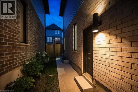 552 Nathalie Crescent Kitchener ON N2E 0H9