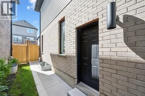 552 Nathalie Crescent Kitchener ON N2E 0H9