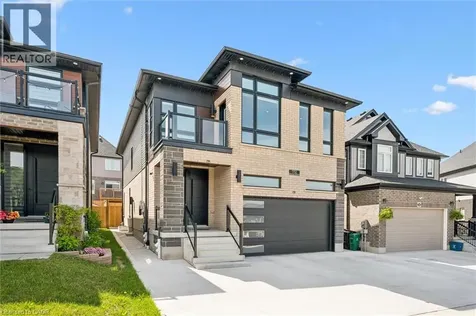552 Nathalie Crescent Kitchener ON N2E 0H9
