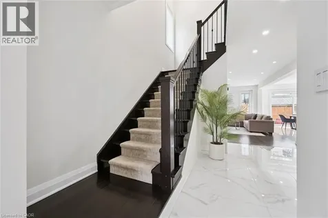 552 Nathalie Crescent Kitchener ON N2E 0H9