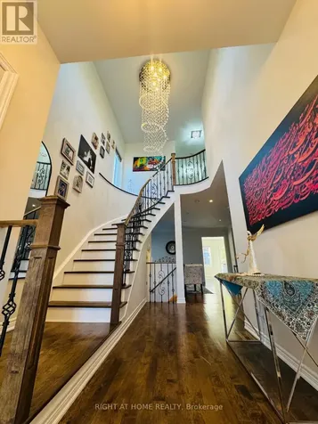 110 Thatcher Crescent East Gwillimbury ON L9N 0B9