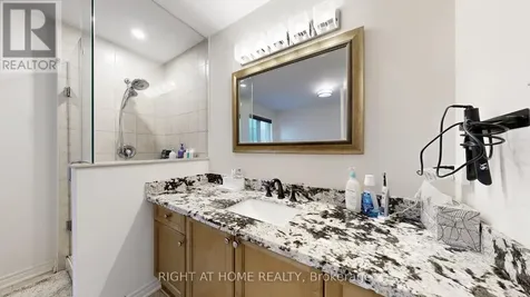 110 Thatcher Crescent East Gwillimbury ON L9N 0B9