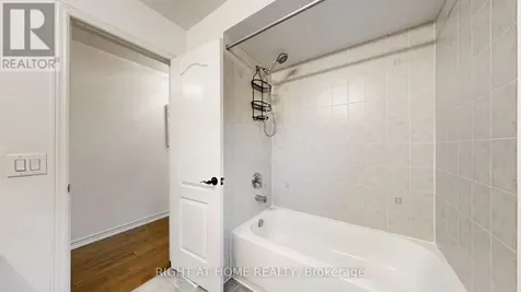 110 Thatcher Crescent East Gwillimbury ON L9N 0B9