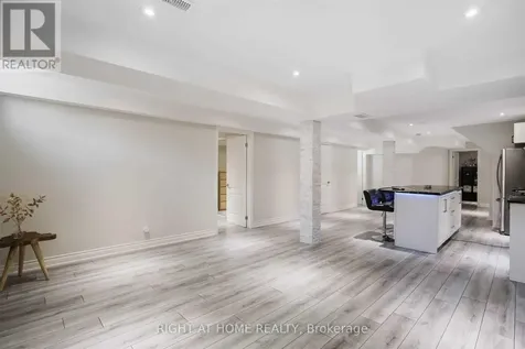 110 Thatcher Crescent East Gwillimbury ON L9N 0B9