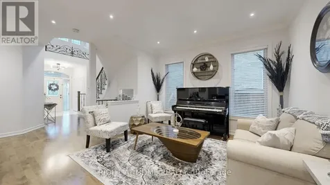 110 Thatcher Crescent East Gwillimbury ON L9N 0B9