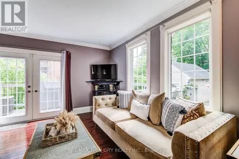 138 Water Street South Kitchener ON N2G 1Z5