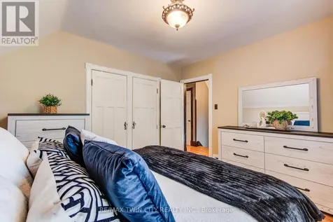 138 Water Street South Kitchener ON N2G 1Z5