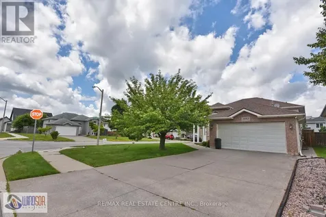 3602 Holburn Street Windsor ON N9E 4V4