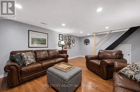 862 Montrose Street Sarnia ON N7T 5B7