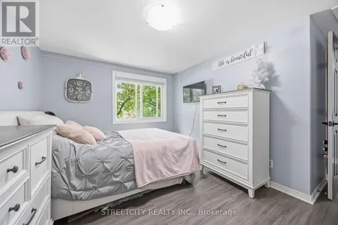 862 Montrose Street Sarnia ON N7T 5B7
