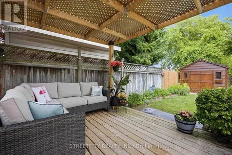 862 Montrose Street Sarnia ON N7T 5B7