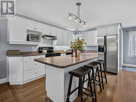 3034 Clear Lake Road Selwyn ON K0L 2H0