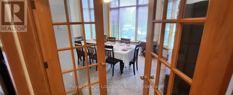 44 Kelley Crescent Wasaga Beach ON L9Z 1J3