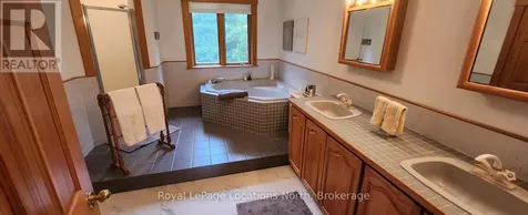 44 Kelley Crescent Wasaga Beach ON L9Z 1J3