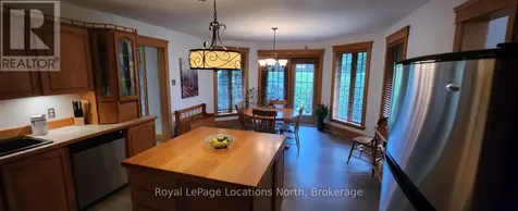 44 Kelley Crescent Wasaga Beach ON L9Z 1J3