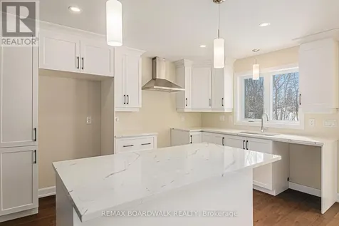 343 Voyageur Place Russell ON K0A 1W0