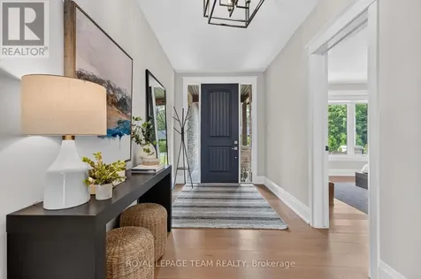 10 B Brigade Avenue Ottawa ON K2S 1J1