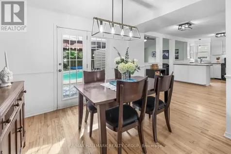 652 Thicket Way Ottawa ON K4A 3A7