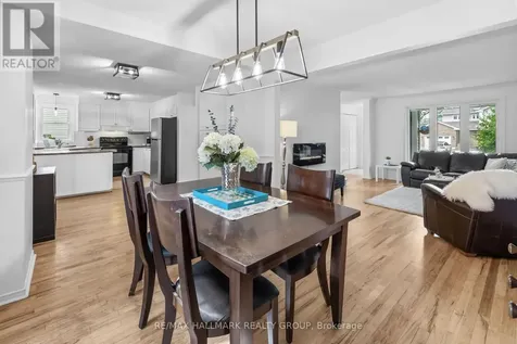 652 Thicket Way Ottawa ON K4A 3A7