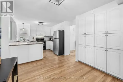 652 Thicket Way Ottawa ON K4A 3A7