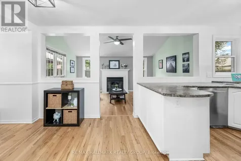 652 Thicket Way Ottawa ON K4A 3A7
