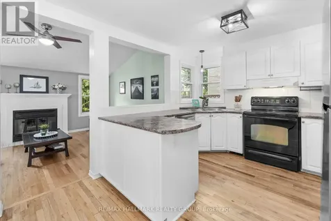652 Thicket Way Ottawa ON K4A 3A7