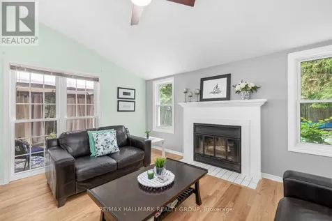 652 Thicket Way Ottawa ON K4A 3A7