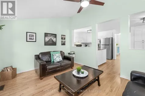 652 Thicket Way Ottawa ON K4A 3A7