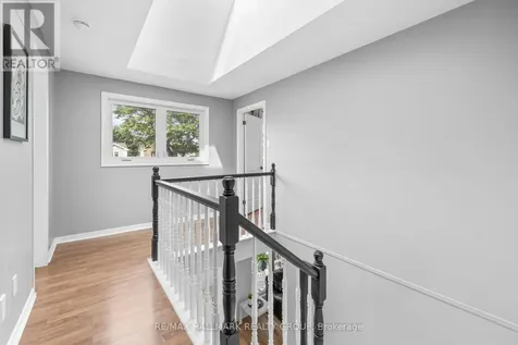 652 Thicket Way Ottawa ON K4A 3A7