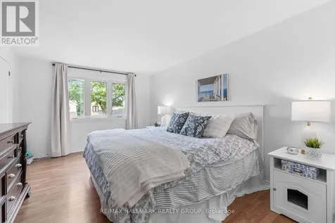 652 Thicket Way Ottawa ON K4A 3A7