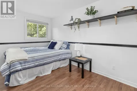 652 Thicket Way Ottawa ON K4A 3A7