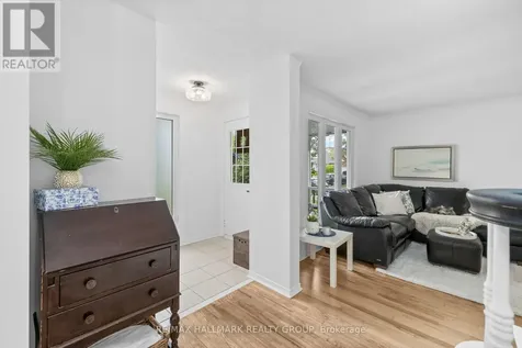 652 Thicket Way Ottawa ON K4A 3A7