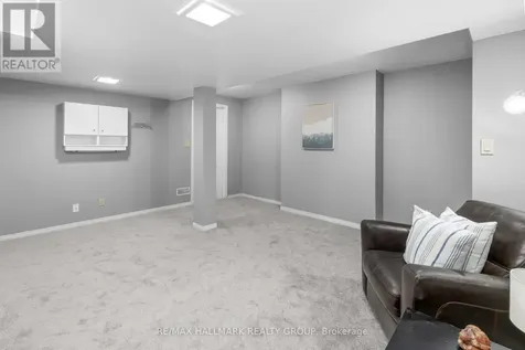 652 Thicket Way Ottawa ON K4A 3A7