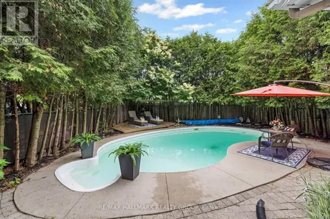 652 Thicket Way Ottawa ON K4A 3A7
