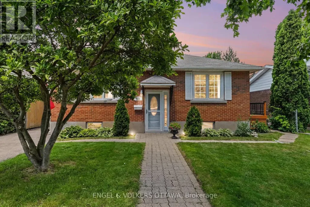 325 Summit Avenue Ottawa ON K1H 5Z7
