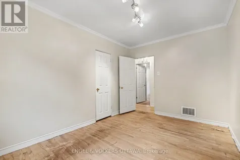 325 Summit Avenue Ottawa ON K1H 5Z7